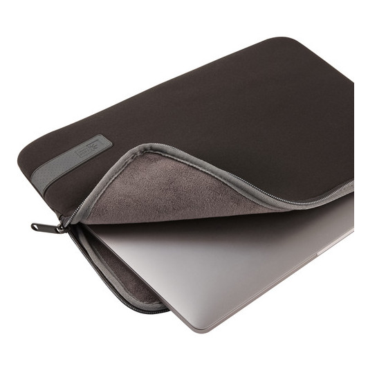 Case Logic REFMB113 13inch Reflect MacBook Pro Sleeve Black Case Logic REFMB113 13inch Reflect MacBook Pro Sleeve Black