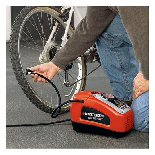Black & Decker ASI300GB Air Inflator Black & Decker ASI300GB Air Inflator