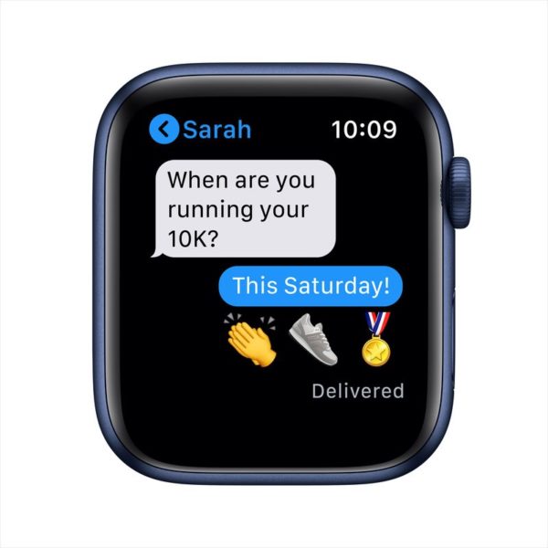Apple Watch Series 6 GPS 40mm Blue Aluminum Case with Deep Navy Sport Band Apple Watch Series 6 GPS 40mm Blue Aluminum Case with Deep Navy Sport Band