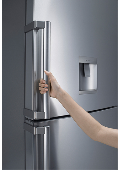LG Bottom Freezer 570 Litres GRF579ESDZ LG Bottom Freezer 570 Litres GRF579ESDZ