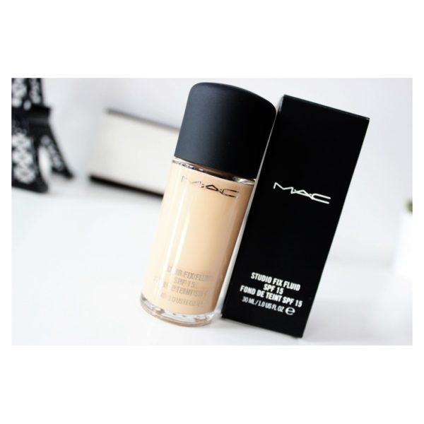 MAC Studio Fix Flude SPF15 NC20 with FOND DE TEINT 30ml Foundation MAC Studio Fix Flude SPF15 NC20 with FOND DE TEINT 30ml Foundation