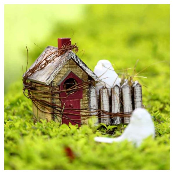 Moorni ELM20-021-001 Wooden Bird House In Brown Moorni ELM20-021-001 Wooden Bird House In Brown