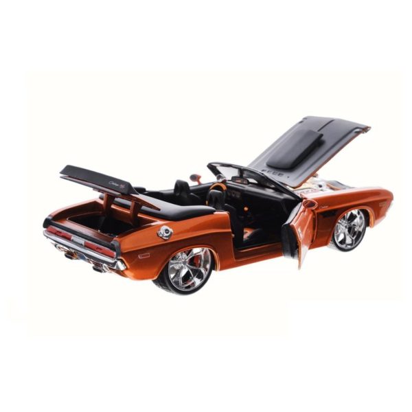 Maisto 31026 Diecast 1970 Dodge Challenger R/T Convertible Maisto 31026 Diecast 1970 Dodge Challenger R/T Convertible