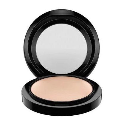 MAC Skinfinish Natural Mineralizer Medium Plus Powder MAC Skinfinish Natural Mineralizer Medium Plus Powder