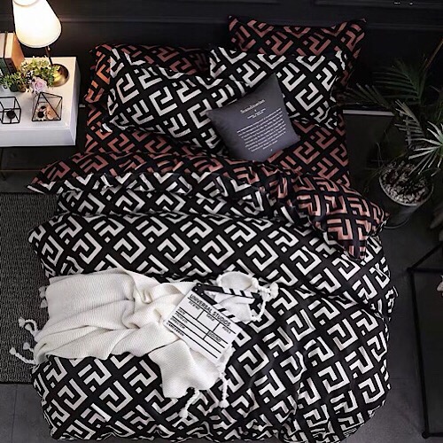 Single Geometric Design Bedding Set of 4 Pieces