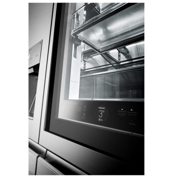 LG SIGNATURE InstaView Door-in-Door Refrigerator 930 Litres. Auto Open Door with Water Dispenser GRX33FGNGL LG SIGNATURE InstaView Door-in-Door Refrigerator 930 Litres. Auto Open Door with Water Dispenser GRX33FGNGL