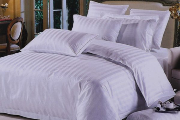 Glamorous Microfiber Duvet White 230 x 220 cm Glamorous Microfiber Duvet White 230 x 220 cm