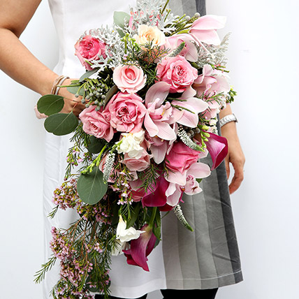 Mixed Roses & Calla Lilies Bouquet Mixed Roses & Calla Lilies Bouquet