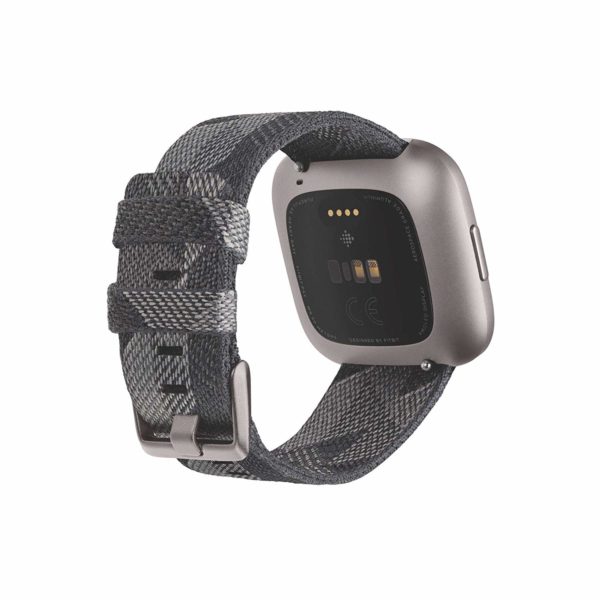 fitbit versa sharaf dg