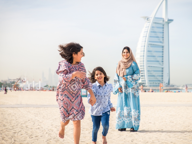 Spend AED 100 and Enjoy Smiles Offer